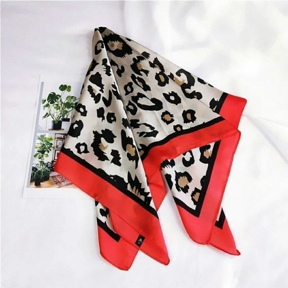 Unique silk scarf - Picture 4 of 5